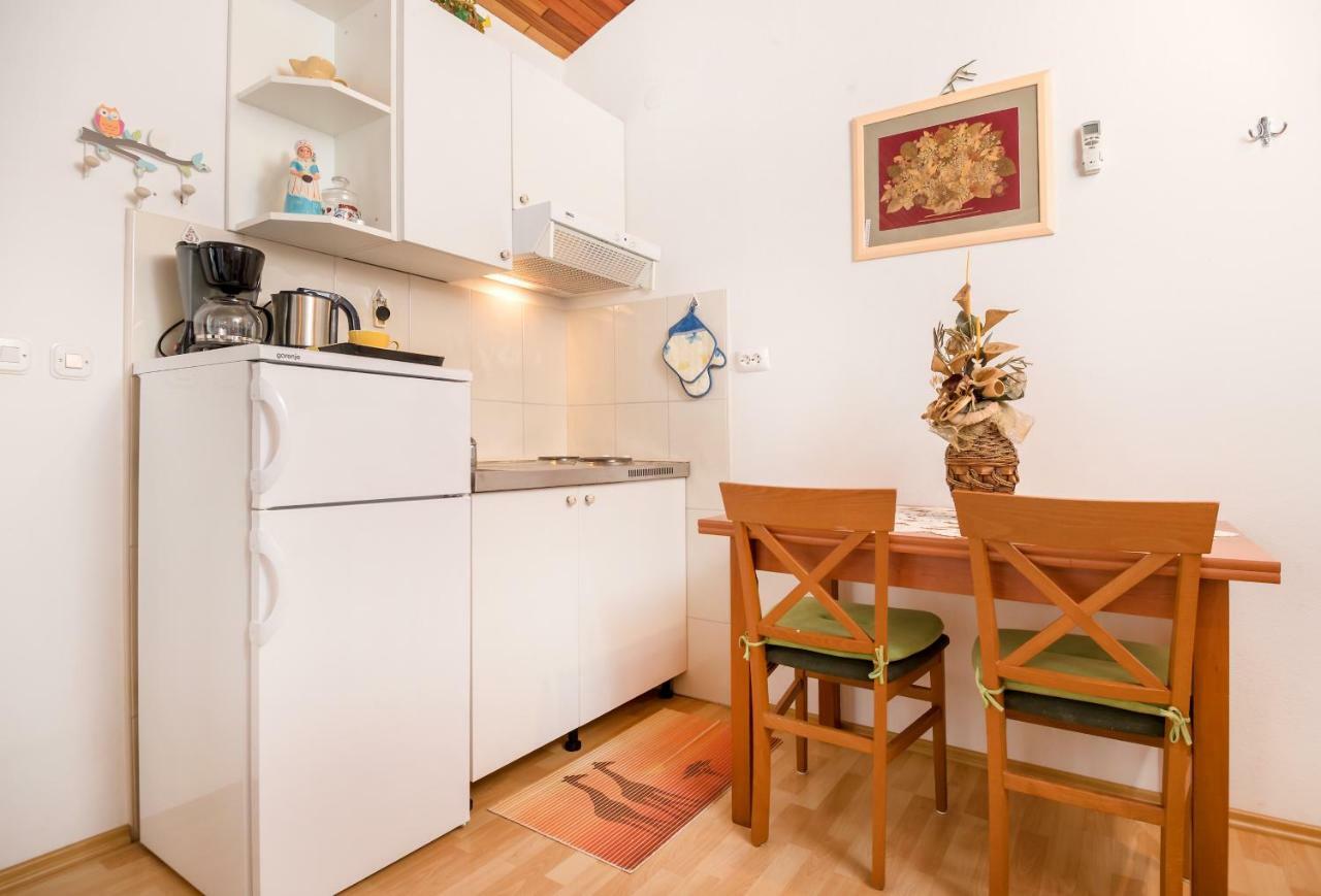 Apartments Juric Podstrana Eksteriør billede