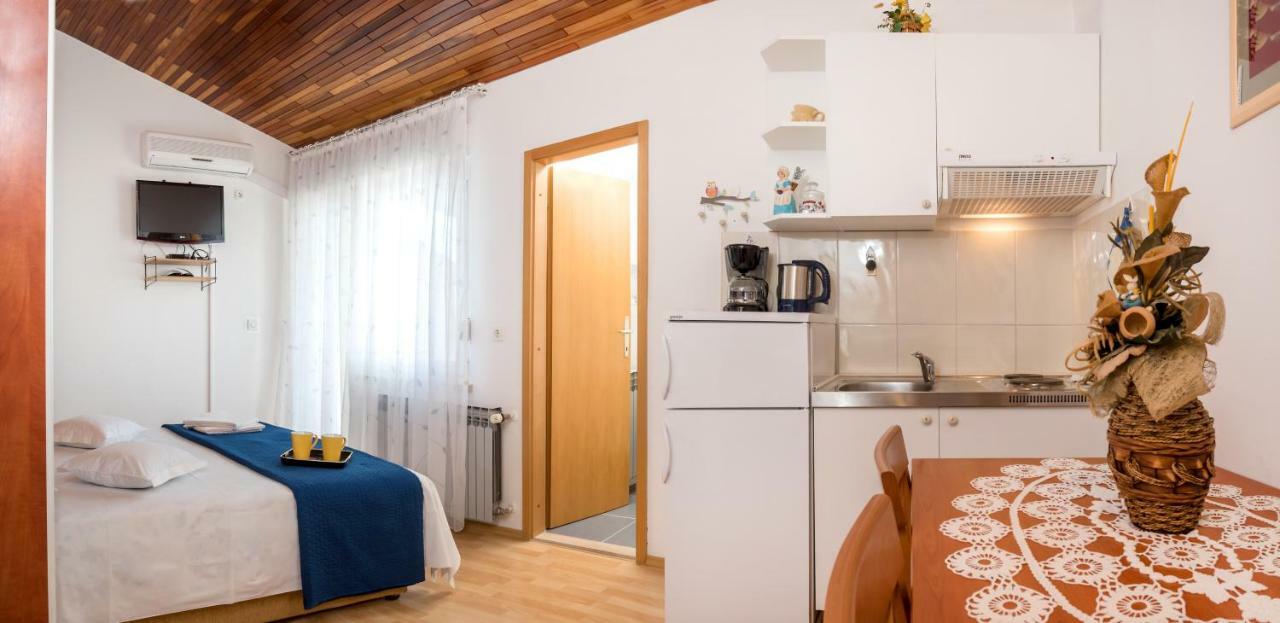 Apartments Juric Podstrana Eksteriør billede